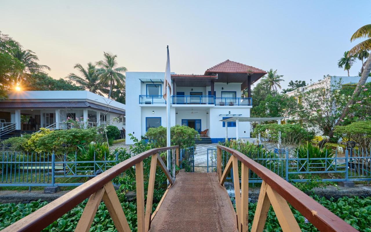 Seclude By The Lake, Alleppey Hotel Alappuzha ภายนอก รูปภาพ